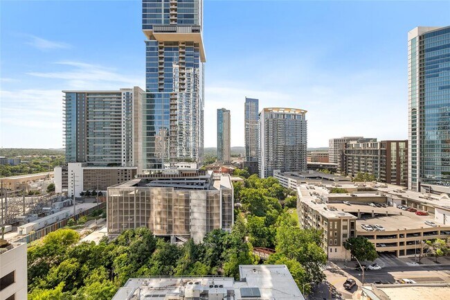 Foto del edificio - 360 Nueces St
