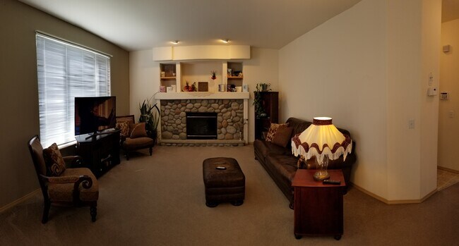 Large Living Room - 3145 Horse Haven St SE