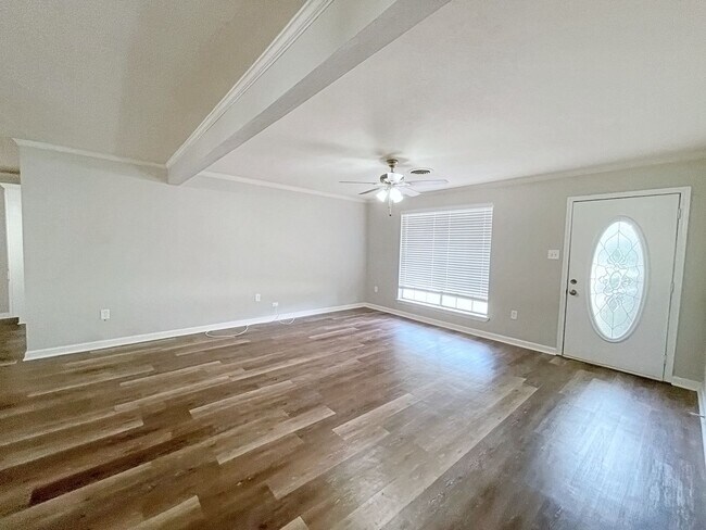 Foto del edificio - 3 Bedroom House off Old Hammond Hwy