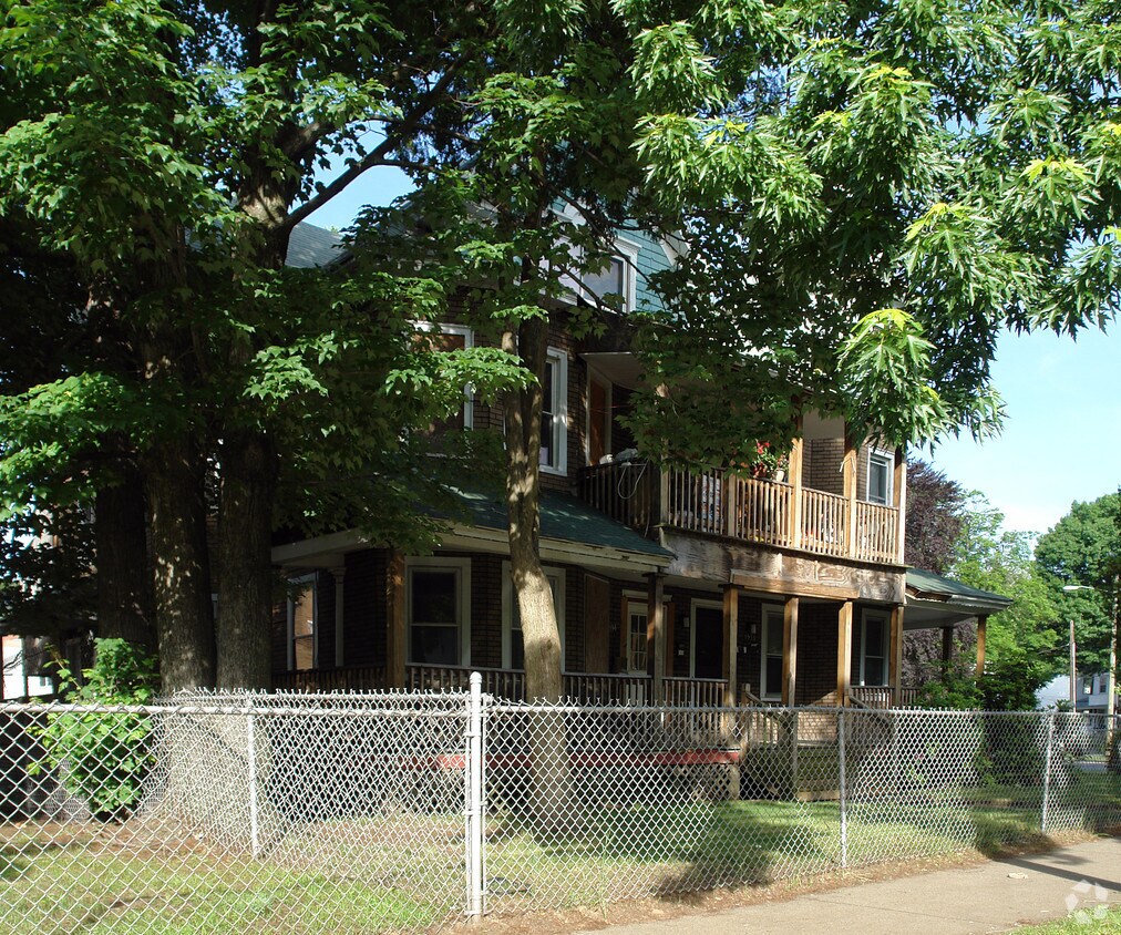 15341536 Dwight St, Springfield, MA 01107 Apartments in Springfield