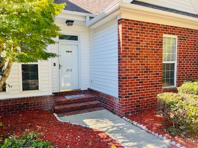 Foto del edificio - 2117 Elderberry Dr