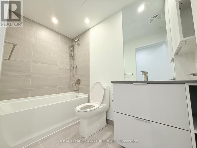 Building Photo - 1 Fairview Rd E