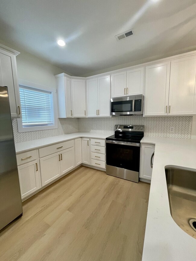 Building Photo - 556 Leesville Rd