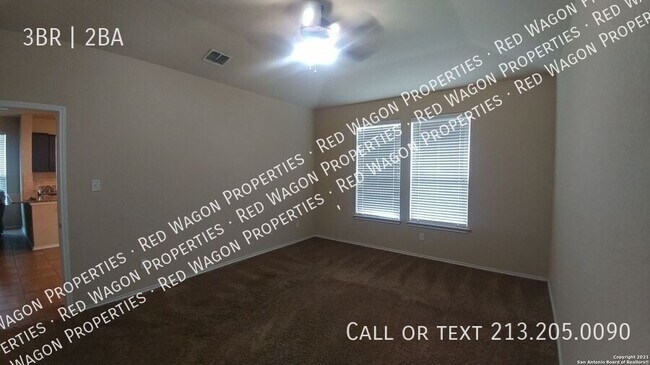 Foto del edificio - 8206 Taft Creek