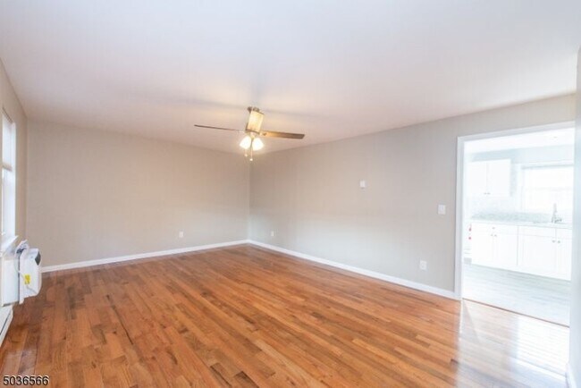 Foto del edificio - 322 Richard Mine Rd