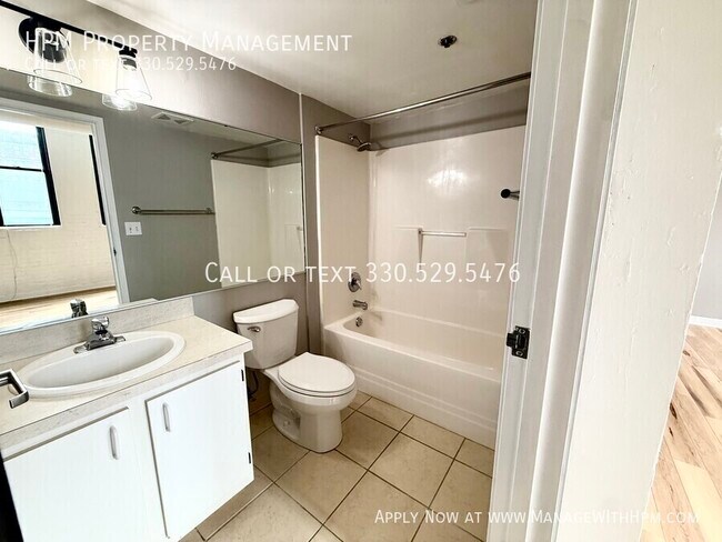 Foto del edificio - 1133 W 9th St