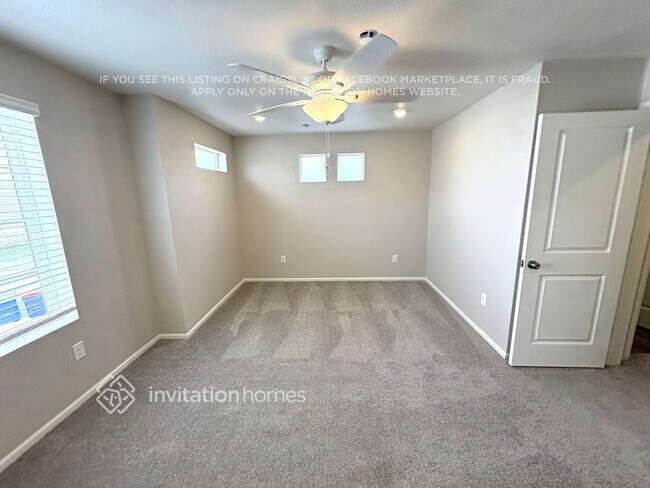 Foto del edificio - 3369 Streamwood Dr