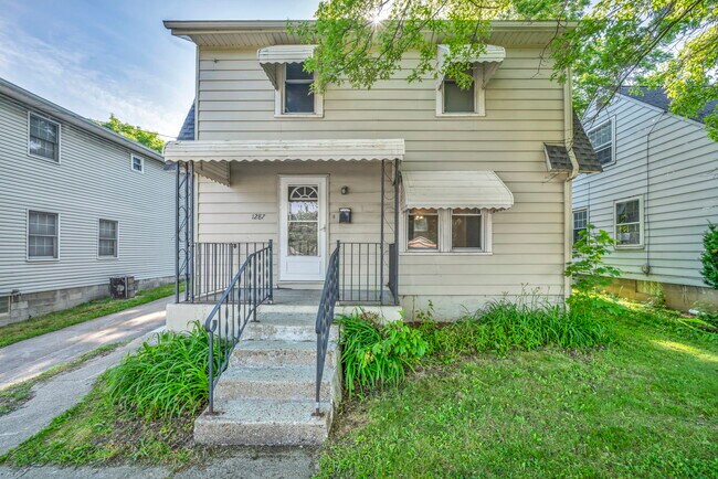 Building Photo - 1287 S Hawkins Ave