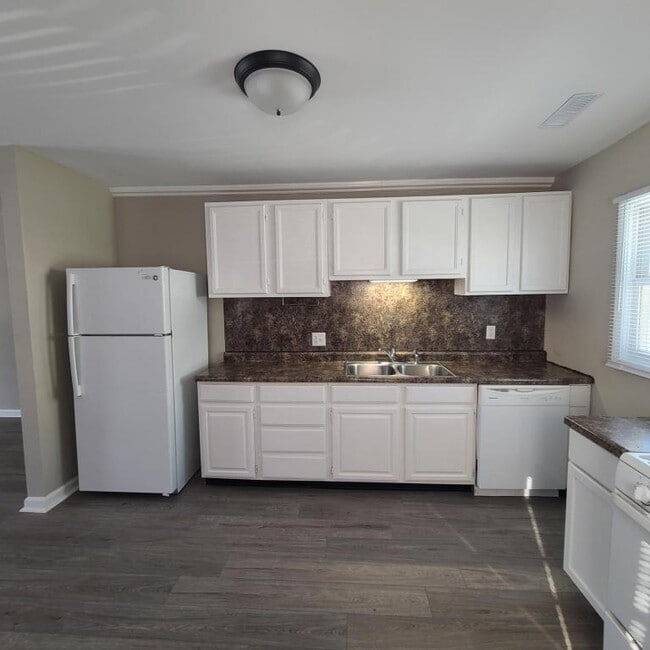 Building Photo - 2612 Stanford Ave