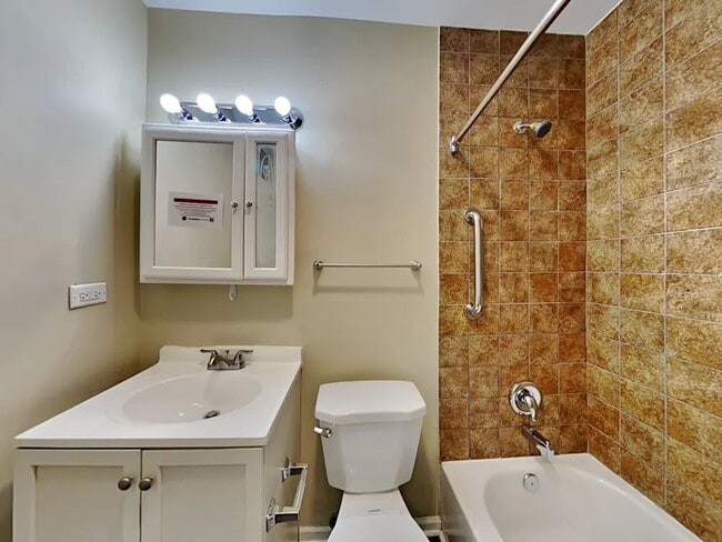Building Photo - 533 Germaine Ln