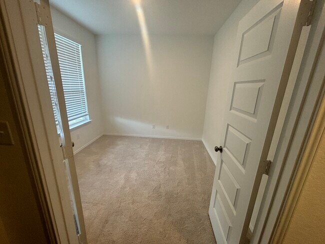 Foto del edificio - 148 Acorn Cir