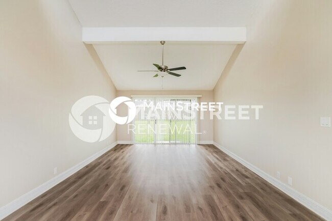 Building Photo - 3 Bedroom Pet-Friendly Home in ORLANDO, FL with Main Street Renewal