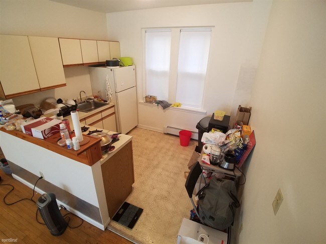 Building Photo - 2 br, 1 bath  - 19 Chester St Apt 5
