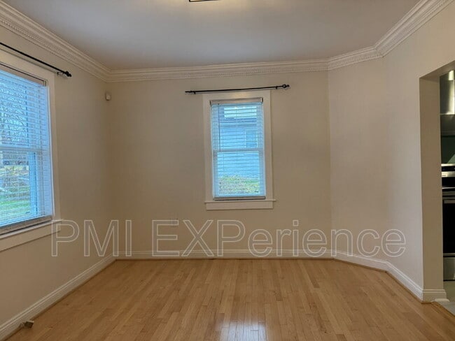 Building Photo - 8203 Comet Dr