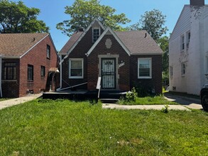Building Photo - 9438 Lakepointe St