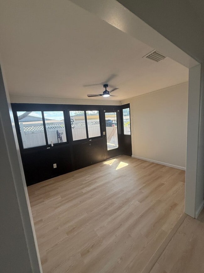 Building Photo - 2914 29th Ave W