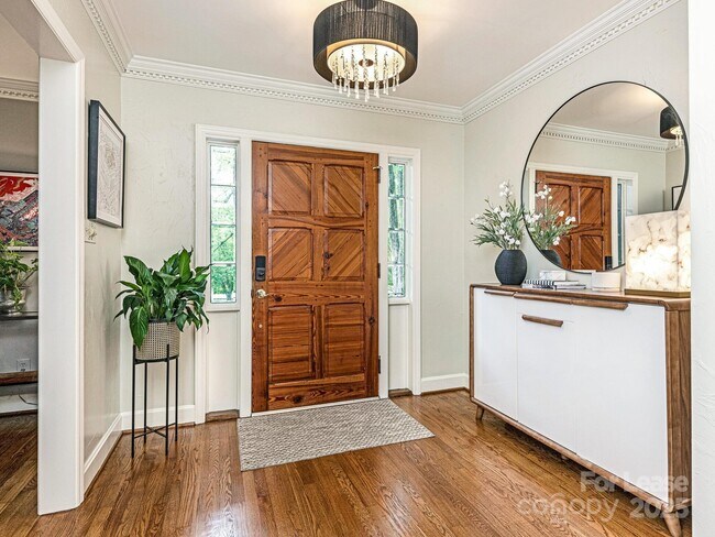 Foto del edificio - 3515 Foxcroft Rd