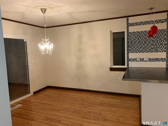 Foto del edificio - 434 Thoreau Rd