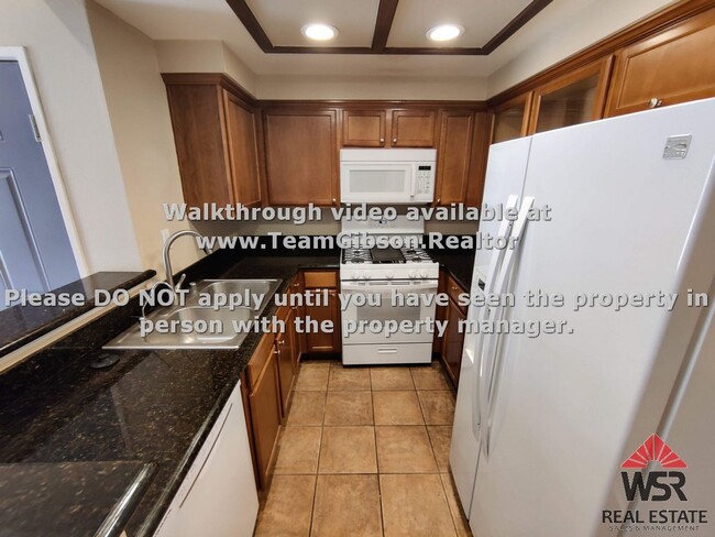 Building Photo - 2 Bedroom, Upstairs Condo
