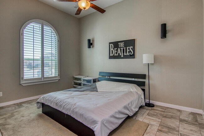 Foto del edificio - 13377 Plumpton Rd