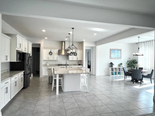 Building Photo - 3649 E Pinto Dr