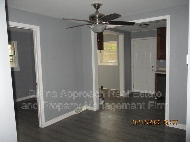 Foto del edificio - 2220 Circle Dr