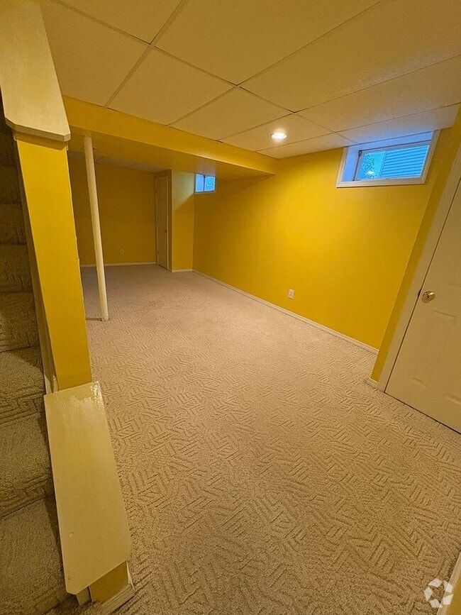 Building Photo - 9120 Tahoma St