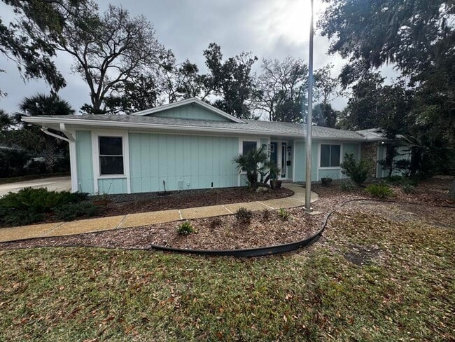 Building Photo - 3/2.5 in Oak Forest of Ormond Beach
