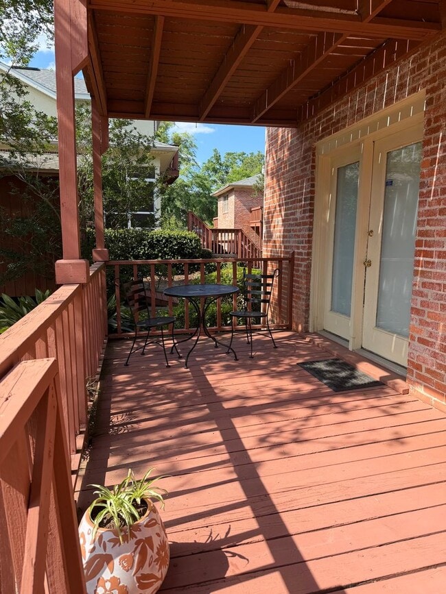 Photo - Large Studio Condo Downtown Walking Distance to the Florida State Capitol