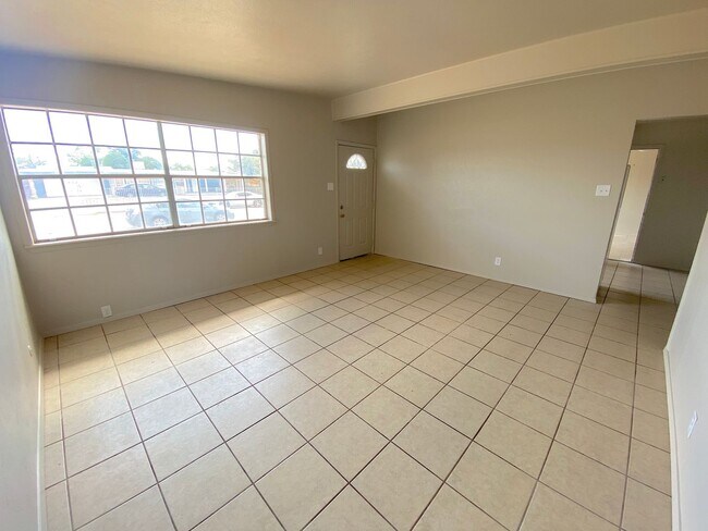 Foto del edificio - Northeast El Paso 4bed/2bath