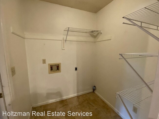 Building Photo - 3 br, 2 bath House - 834 Lost Grove Ln