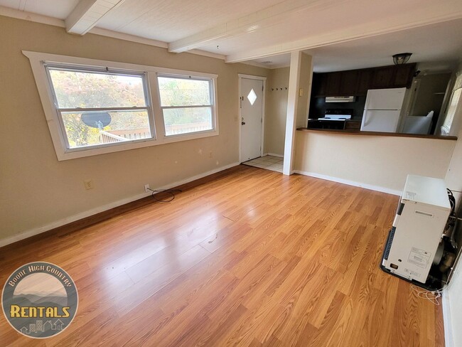 Building Photo - Cozy 2bd/1ba Home In Newland