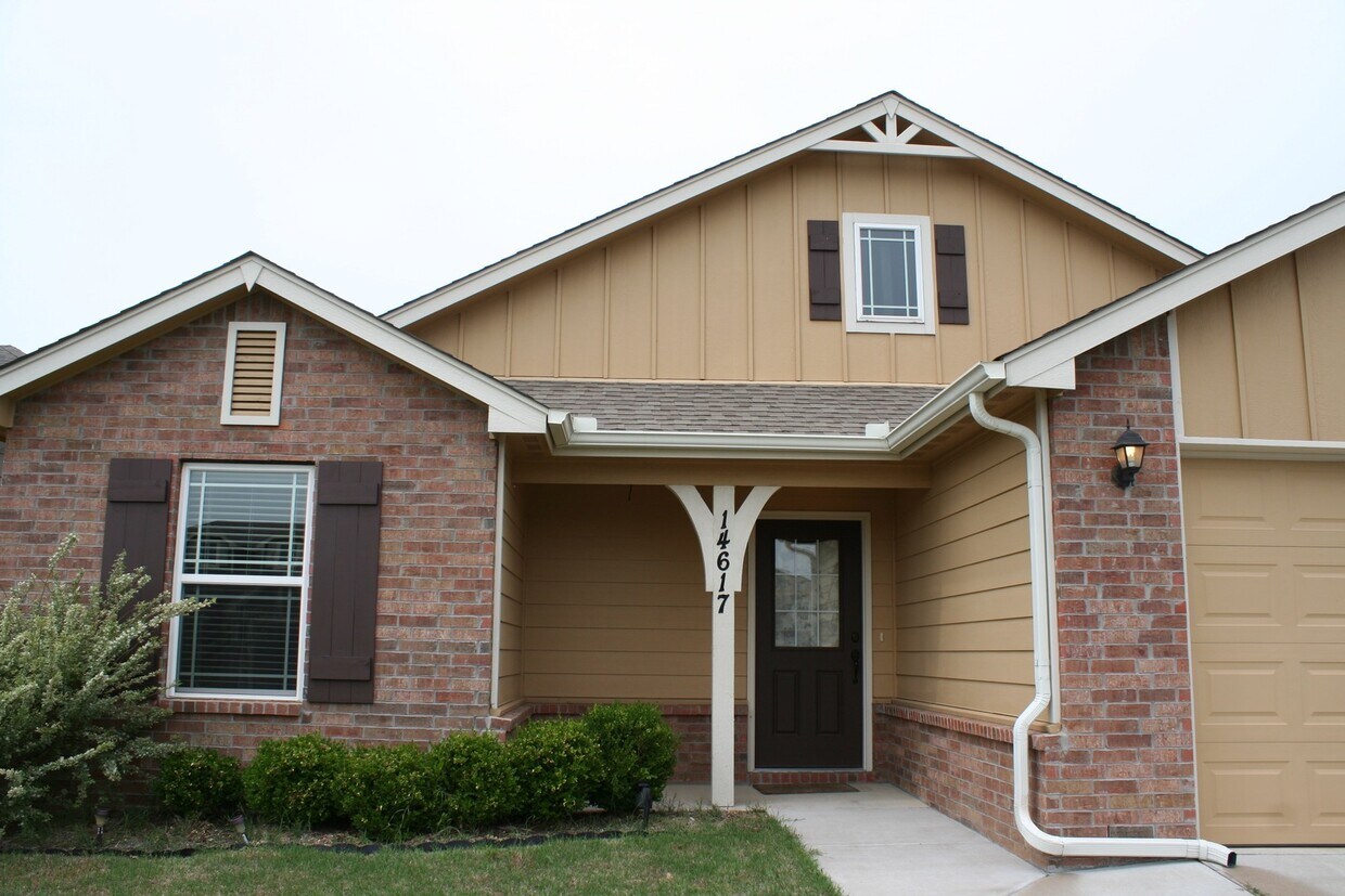 Primary Photo - 3 Bed / 2 Bath in Owasso!