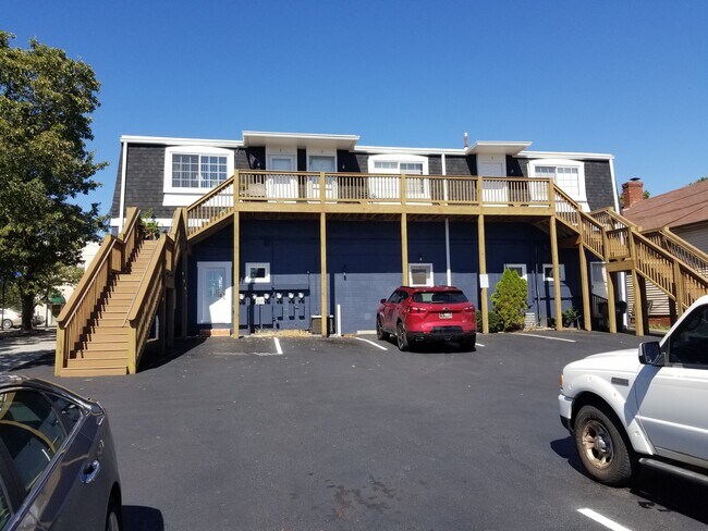 Parte trasera del edificio - 10524 Watterson Trail