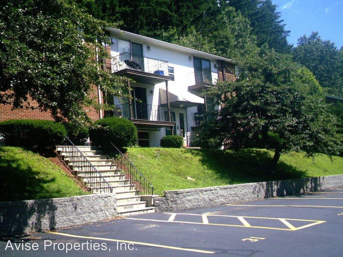 Primary Photo - 1 High Ridge Dr