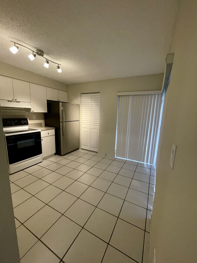 Building Photo - 7569 SW 109th Pl