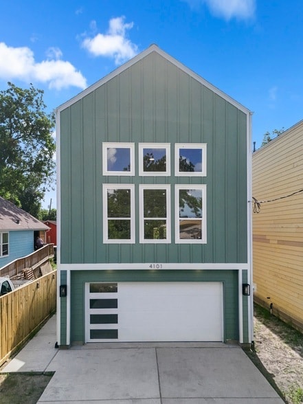 Photo - 4101 E Rogers St House