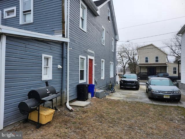 Building Photo - 84 Carpenter St