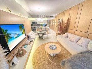 Building Photo - 1010 SW 2nd Ave