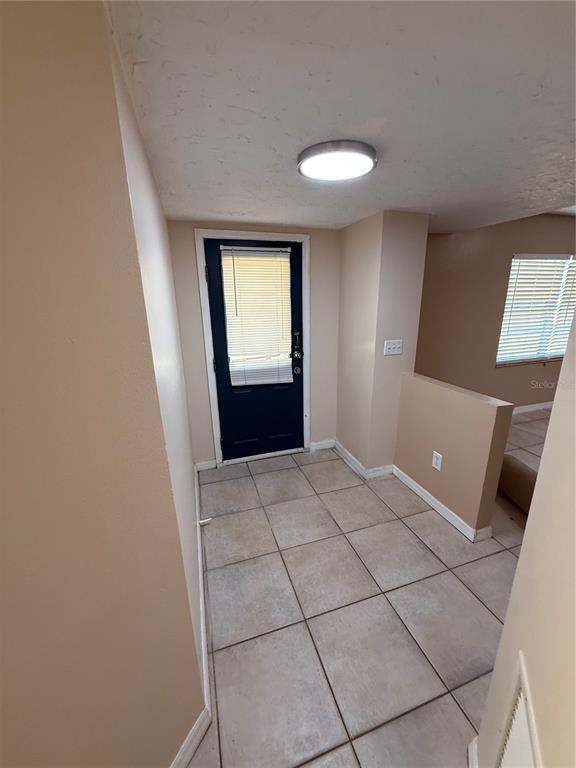 Building Photo - 1247 Lakeview Dr