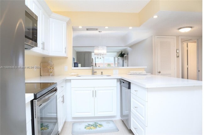 Foto del edificio - 23099 Barwood Ln N