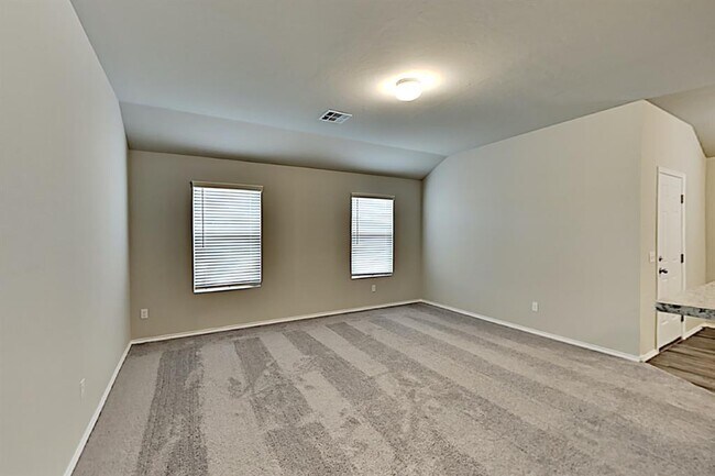 Building Photo - 1825 Sloane Dr