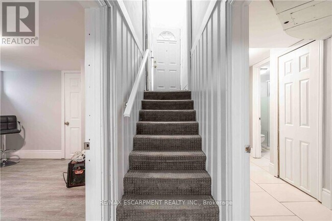 Photo du bâtiment - 73 W 3rd St