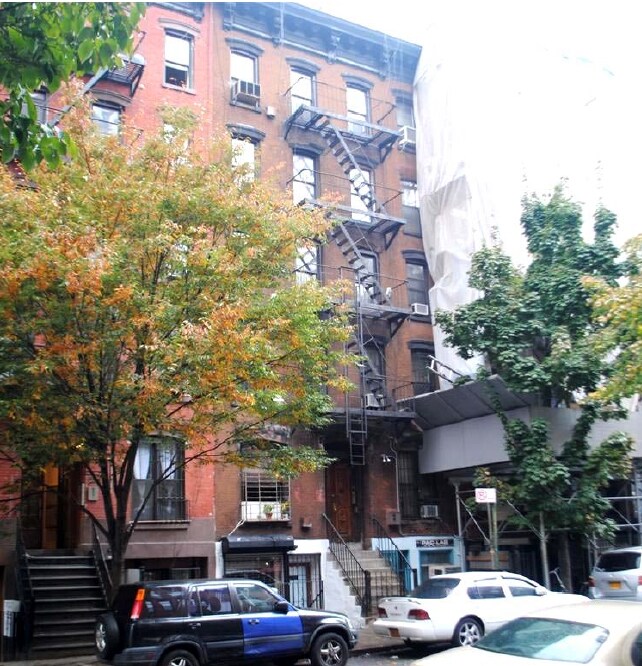 Building Photo - 37 E 1st St