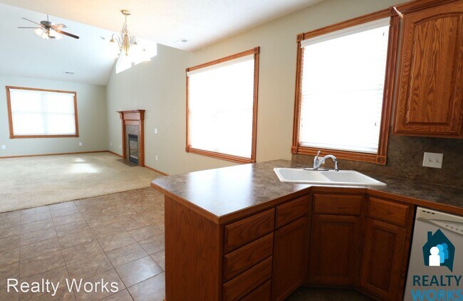 Foto del edificio - 3 br, 2 bath House - 5400 Folkways Place