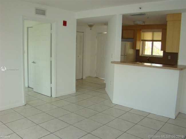 Foto del edificio - 328 NW 12th Ave