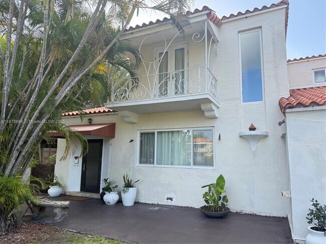 Foto del edificio - 6312 Alton Rd