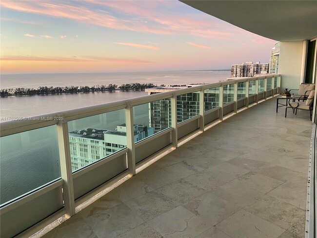 Building Photo - 1643 Brickell Ave