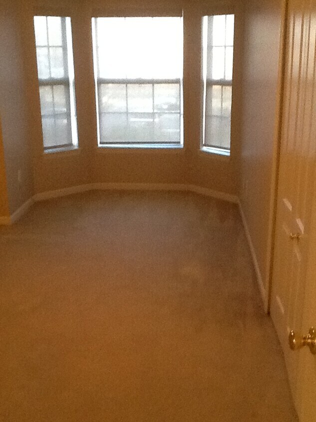 Dormitorio - 8911 Town Center Cir