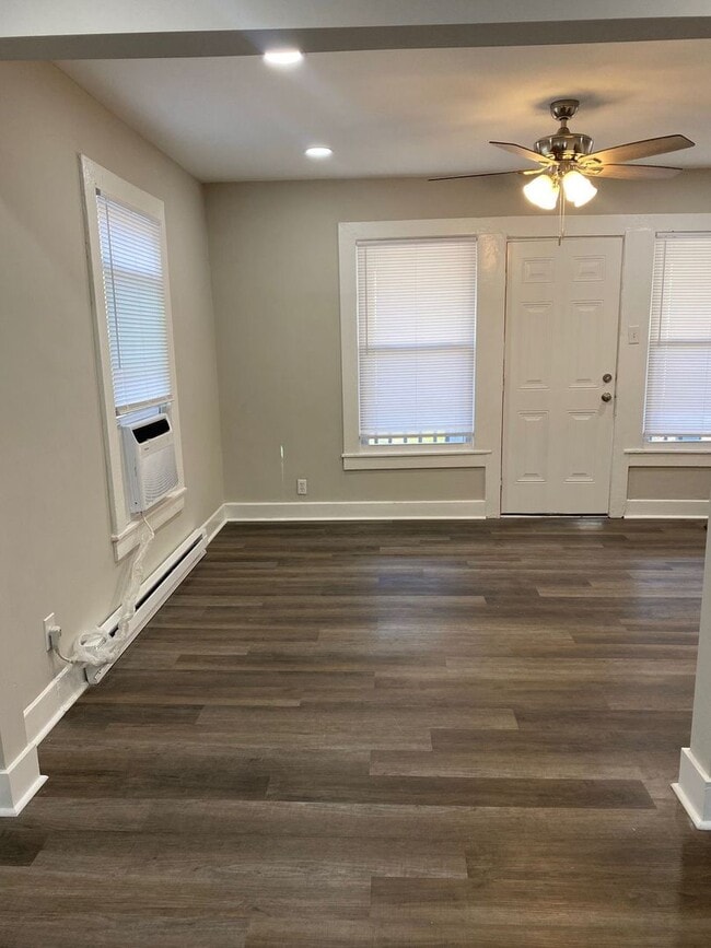 Building Photo - Freshly Renovated 2BR Duplex in the Heart of Portsmouth!